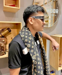 LV- shawl